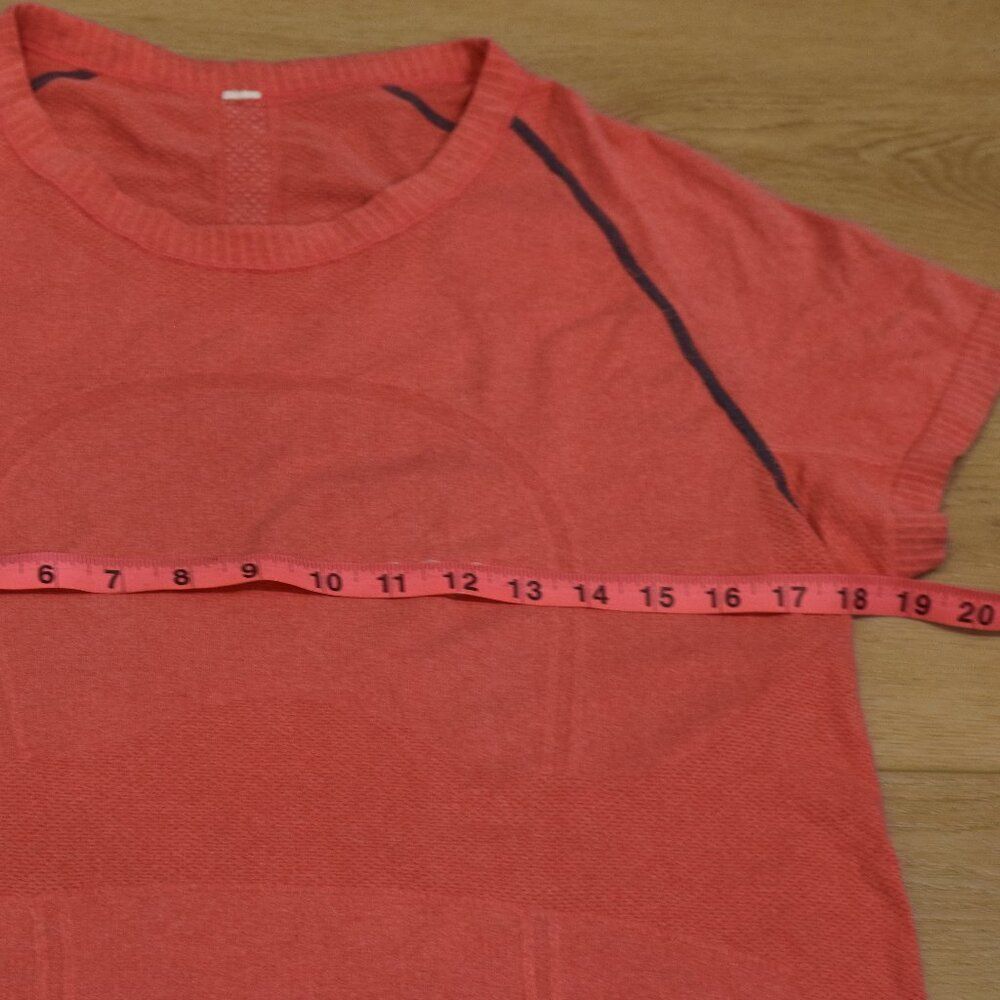 🧡 Lululemon Women's Coral Short Sleeve Top‎ – Approx. Size 12 🧡 - Picture 6 of 7